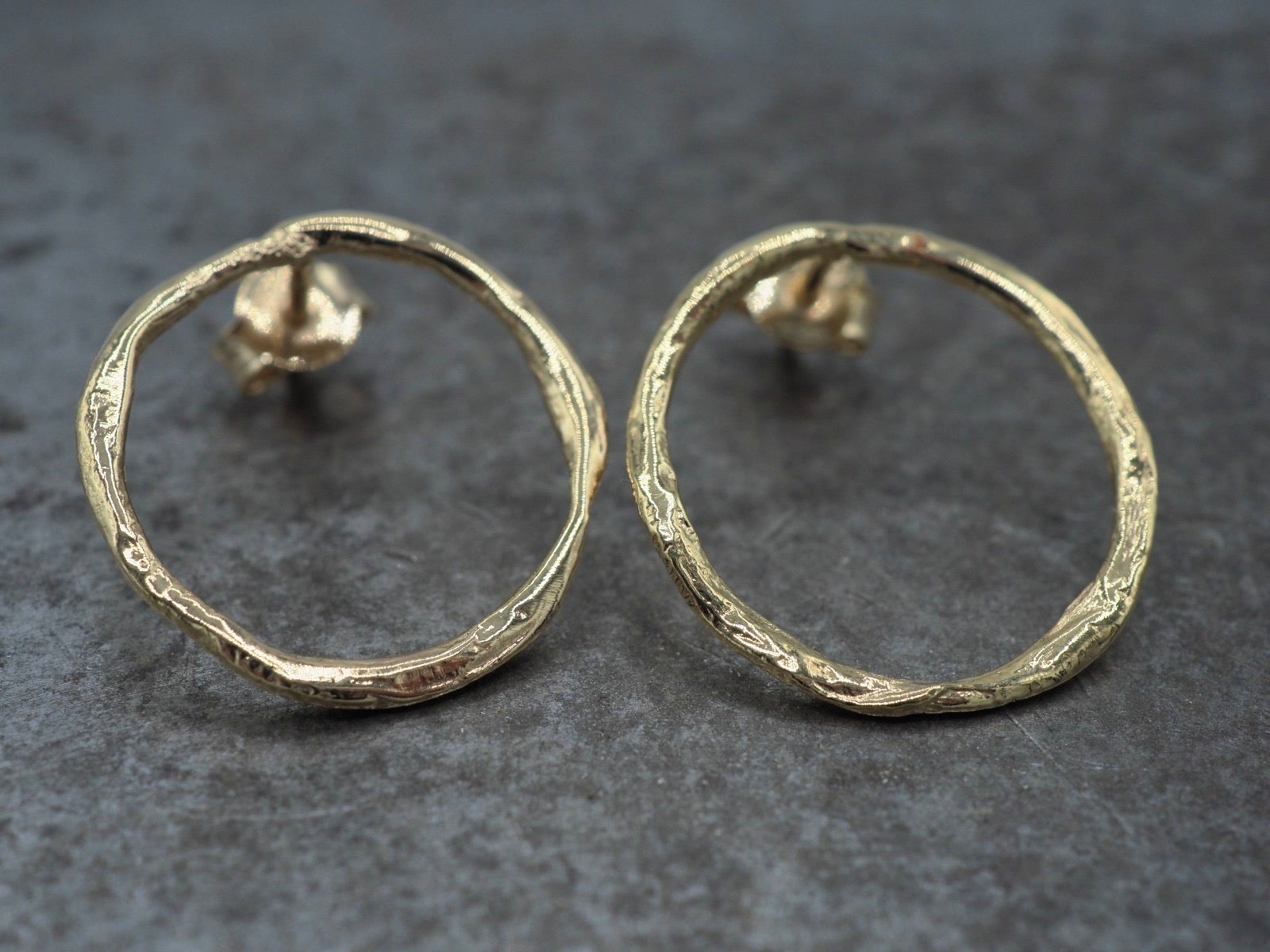 Liquid circles gold filled
