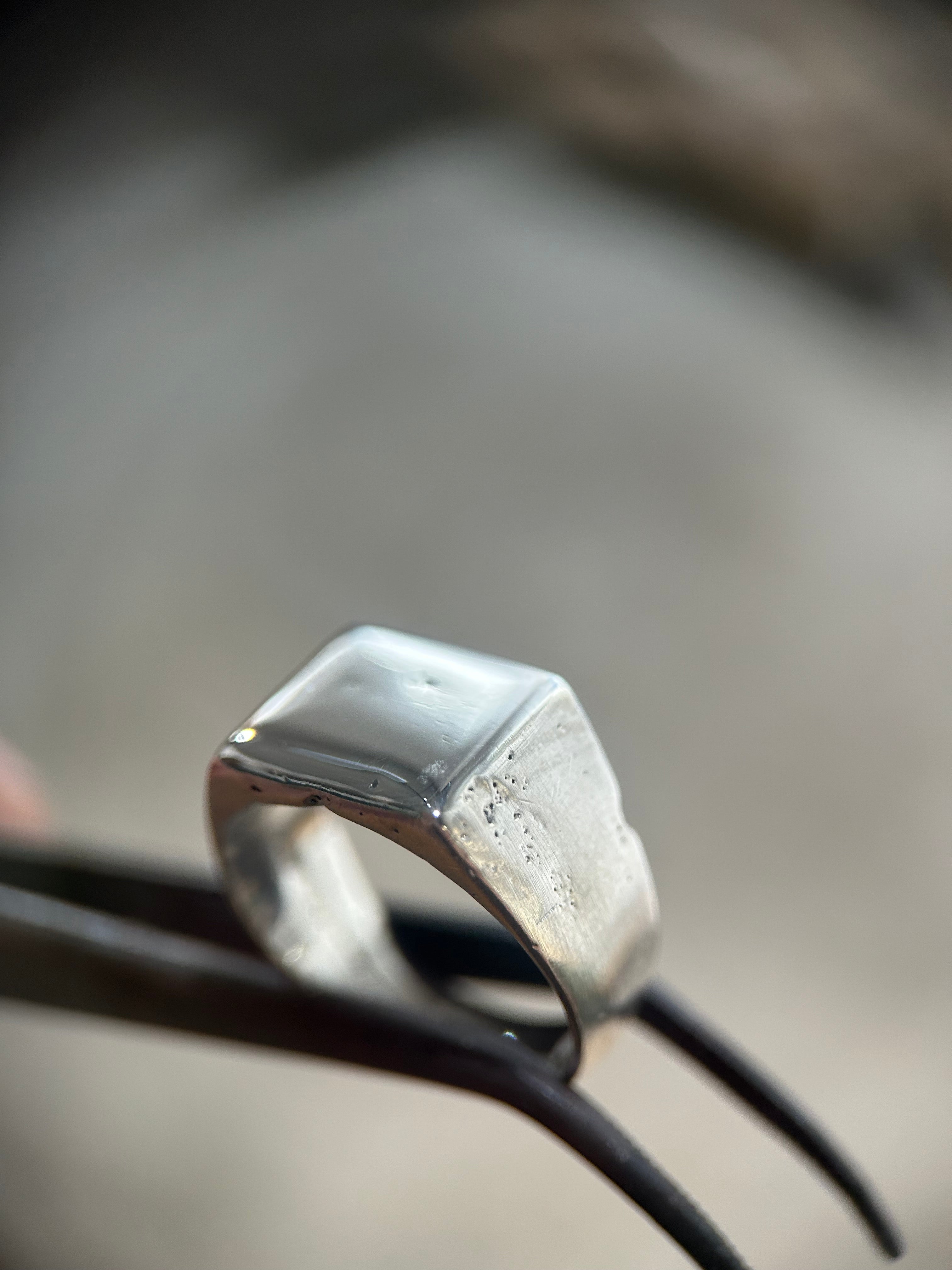 Square Signet
