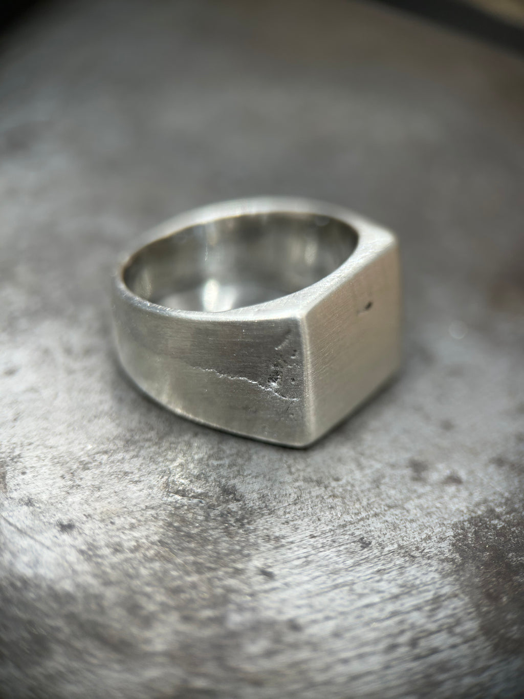 Square Signet