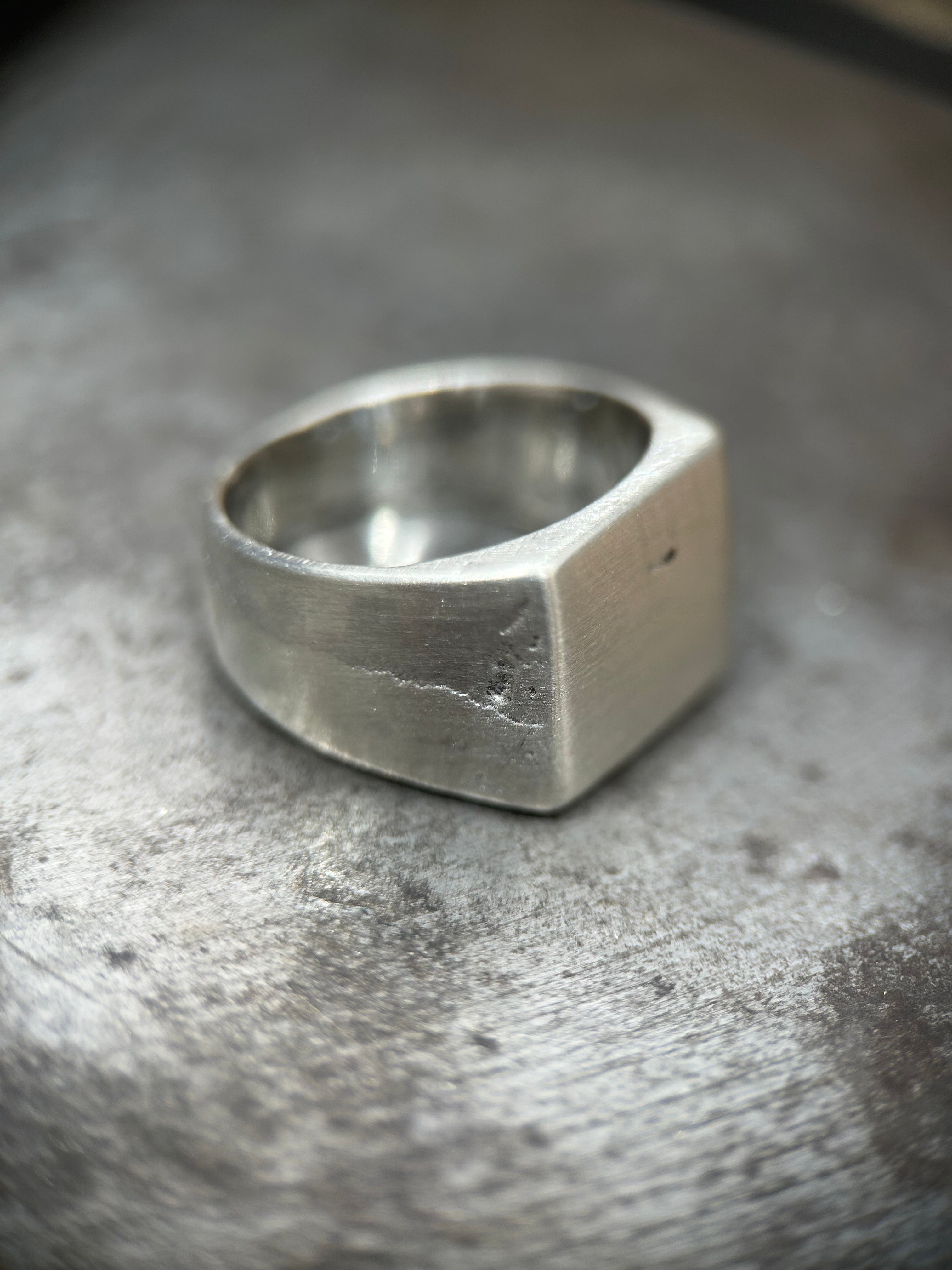 Square Signet