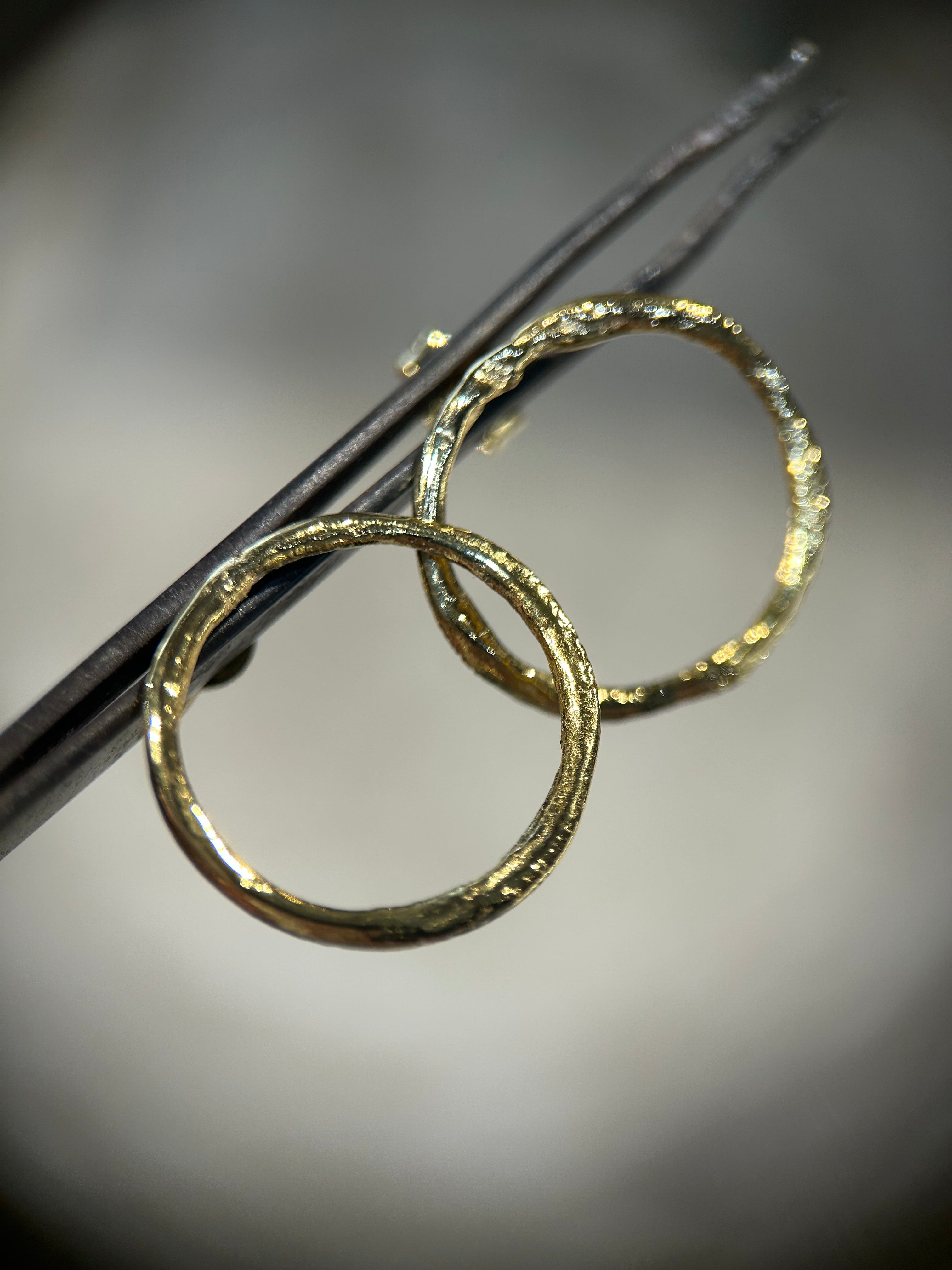 Liquid circles gold filled