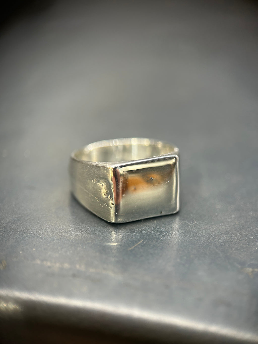 Square Signet