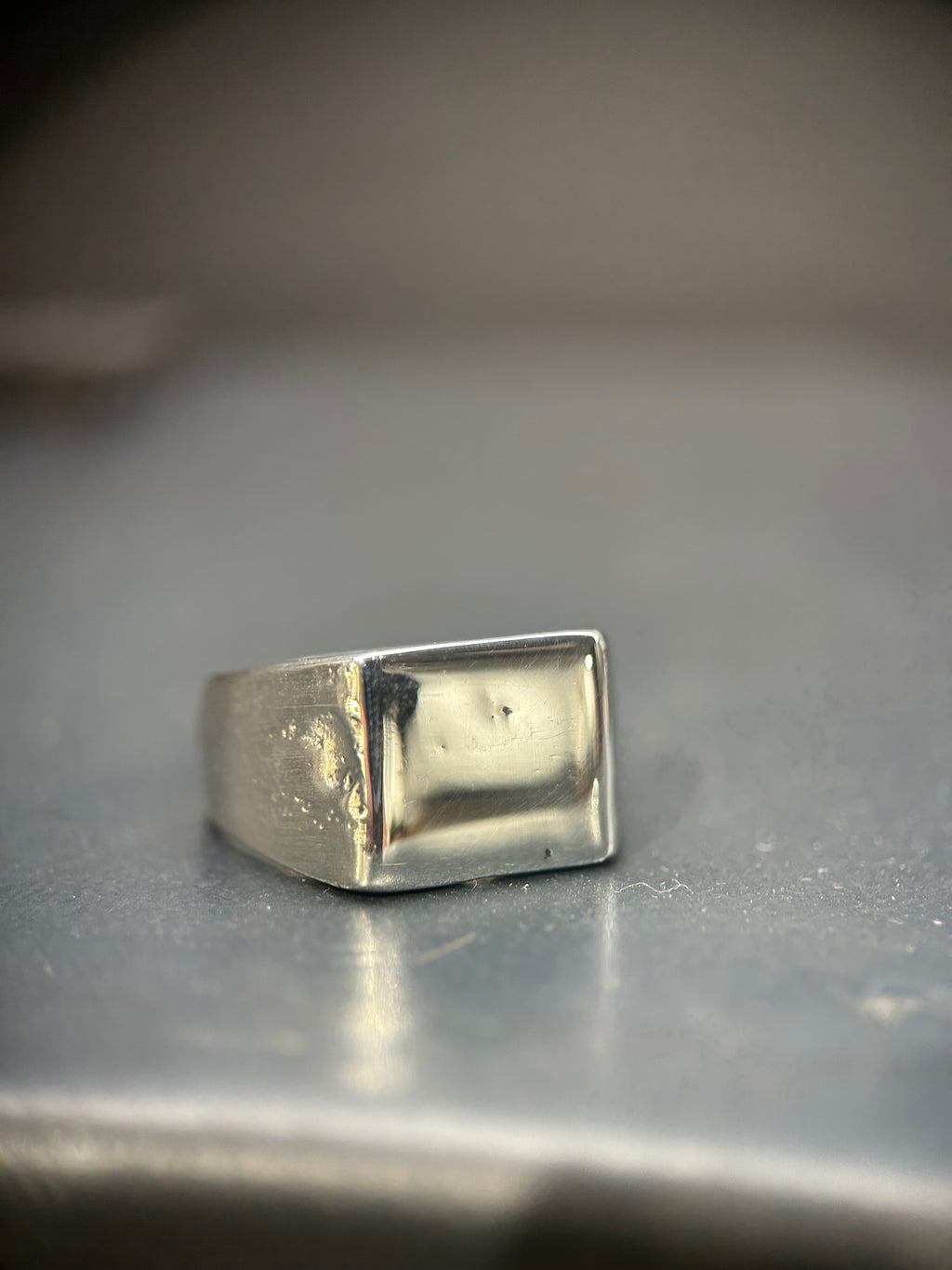 Square Signet