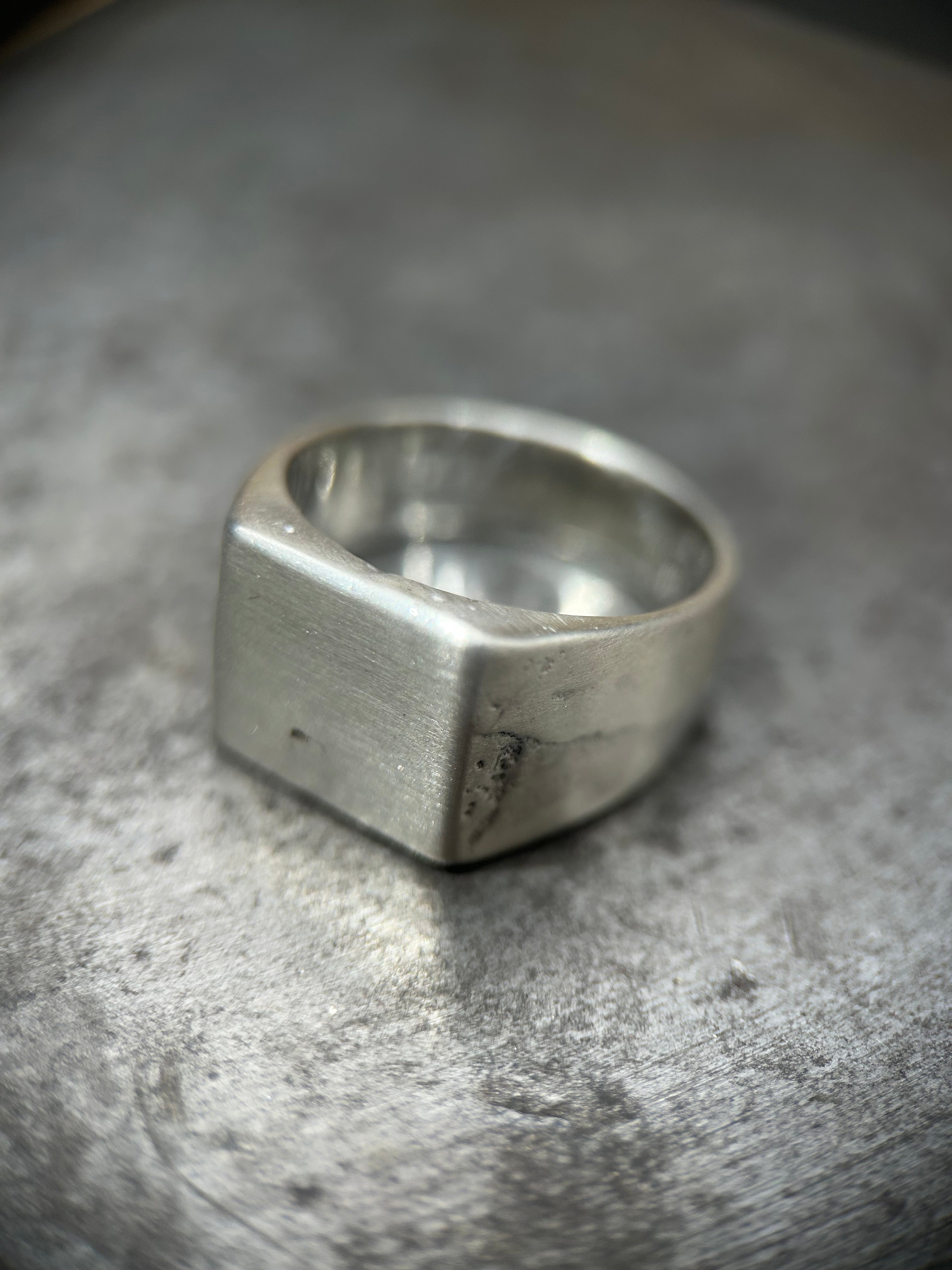 Square Signet